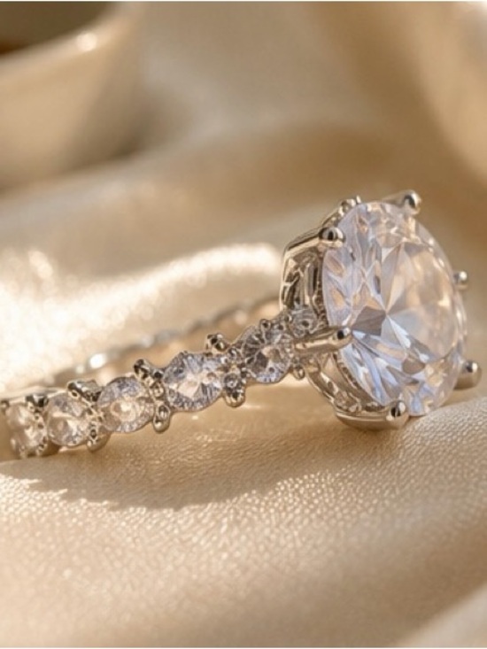 Jewelry - ✨ Gorg CZ Round-Cut - stones all the way around size 8 💍 💎